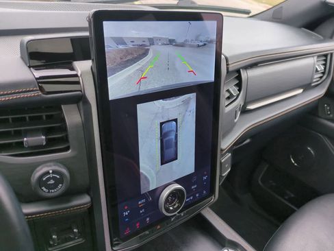 Used 2023 Ford Expedition Platinum image 30