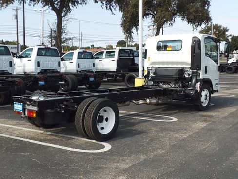 New 2025 Chevrolet Low Cab Forward 5500XG image 4