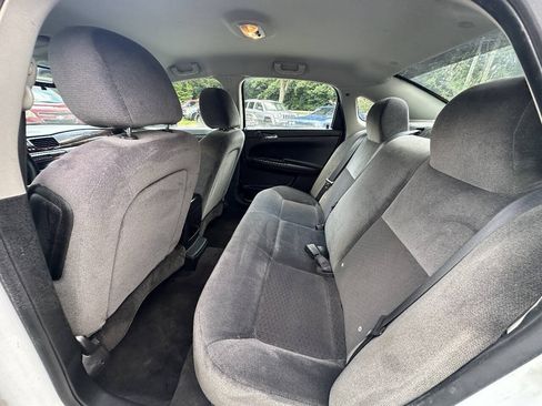 Used 2016 Chevrolet Impala LT FWD image 10