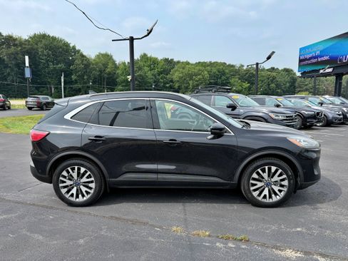 Used 2020 Ford Escape Titanium AWD/4WD image 10