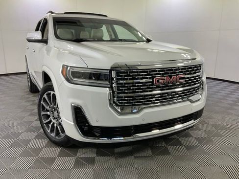Used 2023 GMC Acadia Denali w/ Denali Technology Package AWD/4WD image 10
