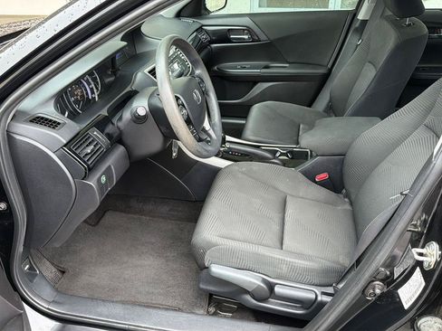 Used 2017 Honda Accord LX image 10