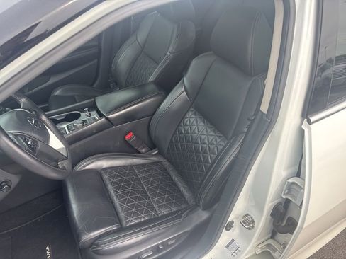 Used 2016 Nissan Maxima Platinum FWD image 7