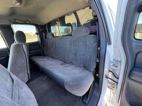 Used 2005 Chevrolet Silverado 2500 LS w/ Skid Plate Package AWD/4WD image 28