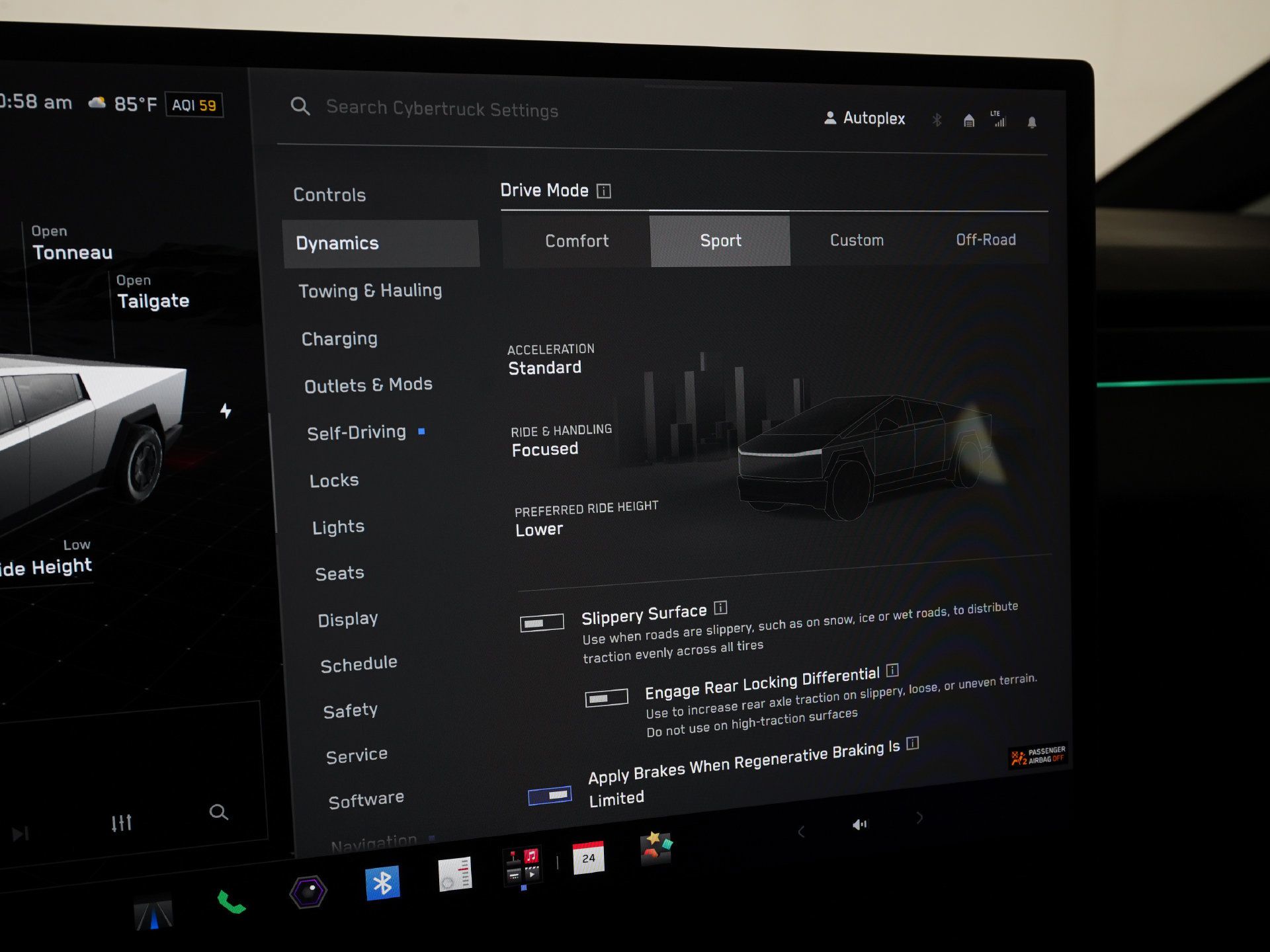 Used 2025 Tesla Cybertruck AWD Crew Cab image 26