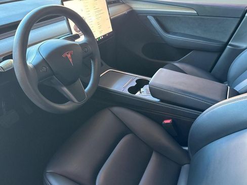 Used 2023 Tesla Model Y Long Range AWD/4WD image 4