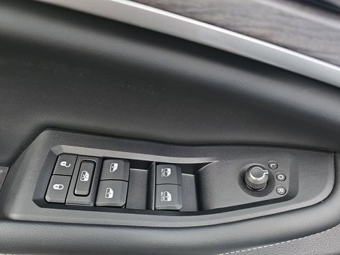 Used 2023 Jeep Grand Cherokee Limited image 28