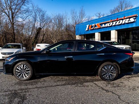 Used 2025 Nissan Altima 2.5 SV image 3