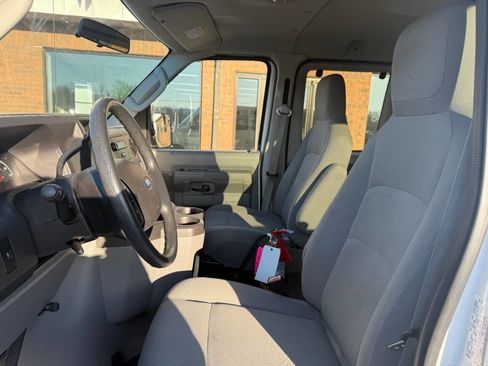 Used 2012 Ford E-350 and Econoline 350 XL w/ Interior Upgrade Pkg image 12