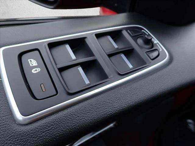 Used 2020 Jaguar F-PACE SVR AWD/4WD image 15
