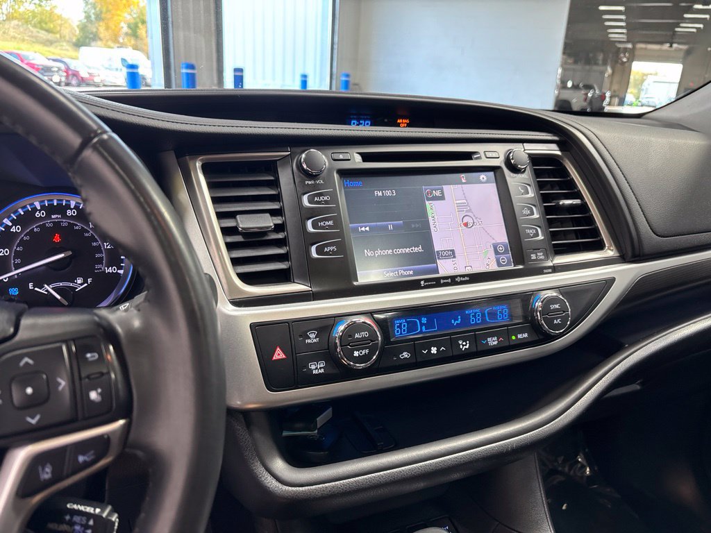 Used 2019 Toyota Highlander SE AWD/4WD image 19