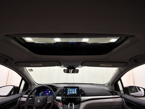 Certified 2024 Honda Odyssey EX-L image 16