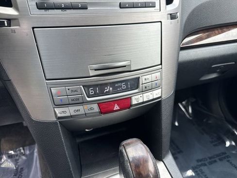 Used 2013 Subaru Legacy 2.5i Limited AWD/4WD image 21