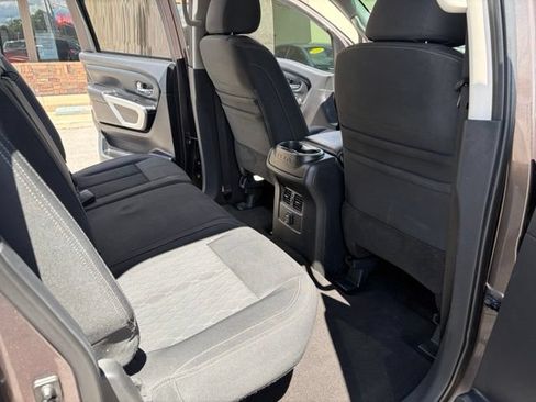 Used 2018 Nissan Titan SV w/ SV Convenience Package AWD/4WD image 34