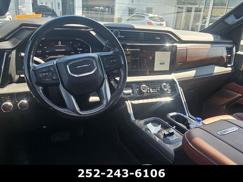 Used 2024 GMC Sierra 2500 Denali Ultimate AWD/4WD image 9