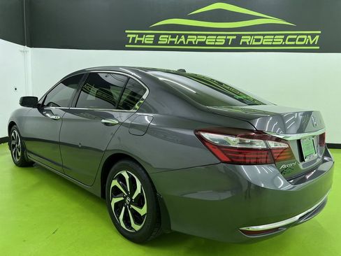 Used 2017 Honda Accord EX image 7
