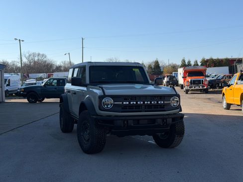New 2025 Ford Bronco Big Bend w/ Black Diamond Package image 8