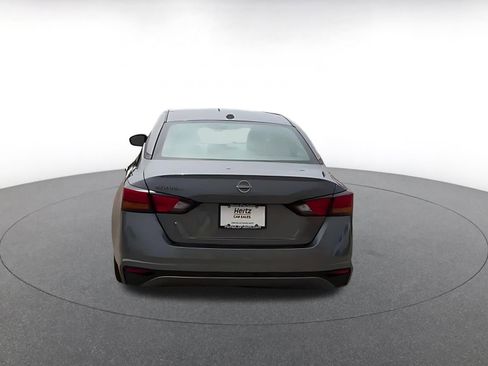 Used 2025 Nissan Altima 2.5 SV FWD image 11