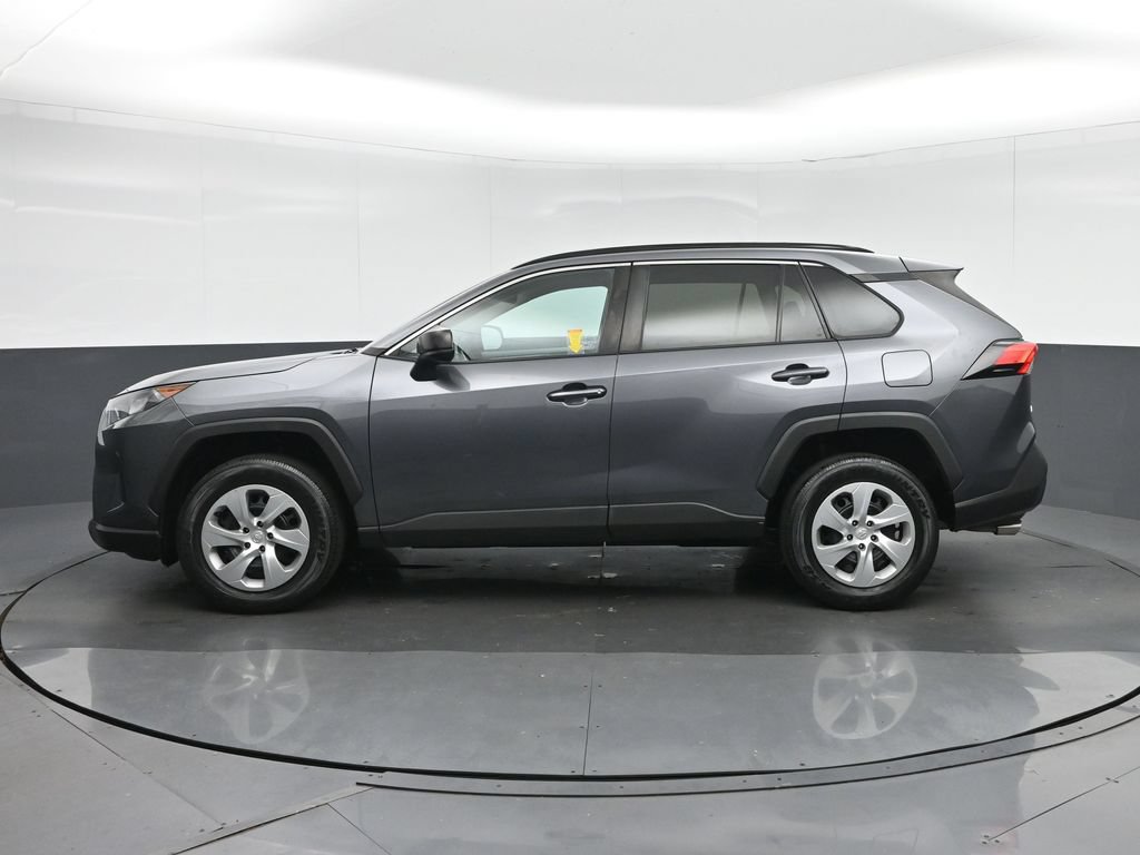 Used 2021 Toyota RAV4 LE FWD image 4
