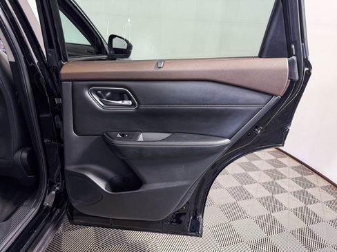 Certified 2021 Nissan Rogue SV w/ Premium Package image 47