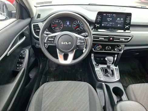 Used 2023 Kia Seltos LX AWD/4WD image 11