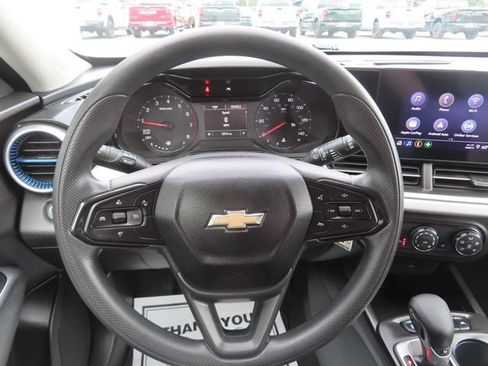 Used 2024 Chevrolet Trax LS w/ LS Convenience Package FWD image 31