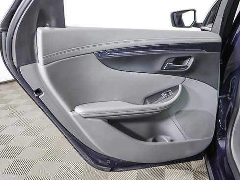 Used 2018 Chevrolet Impala LT image 23