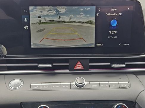 Used 2024 Hyundai Elantra SEL image 16