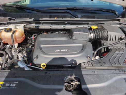 Used 2018 Chrysler Pacifica Limited FWD image 12