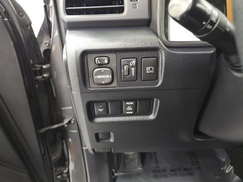 Used 2020 Toyota 4Runner SR5 AWD/4WD image 16