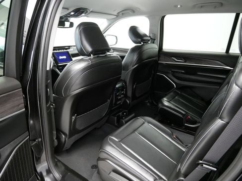 Certified 2022 Jeep Grand Cherokee L Limited image 4