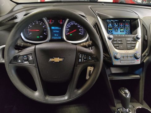 Used 2017 Chevrolet Equinox LS FWD image 22