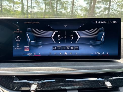 New 2026 BMW X5 xDrive40i AWD/4WD image 18