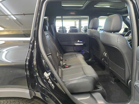 Used 2023 Mercedes-Benz GLB 250 GLB 250 w/ Premium Package image 30