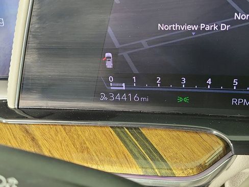 Certified 2022 Cadillac Escalade Premium Luxury Platinum image 26