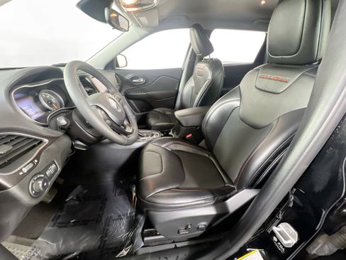 Used 2022 Jeep Cherokee Trailhawk w/ Sound & Nav Group image 21