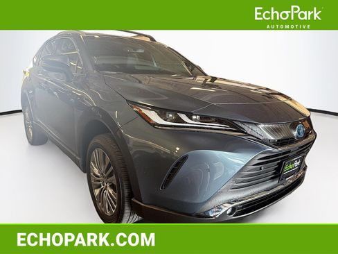 Used 2024 Toyota Venza XLE AWD/4WD image 1