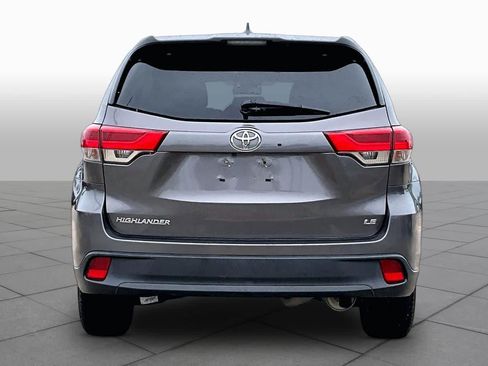 Used 2018 Toyota Highlander Plus FWD image 5