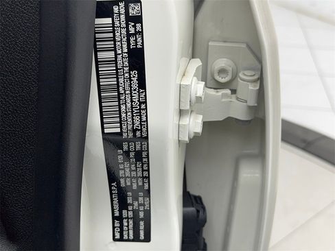 Used 2021 Maserati Levante S GranSport image 57