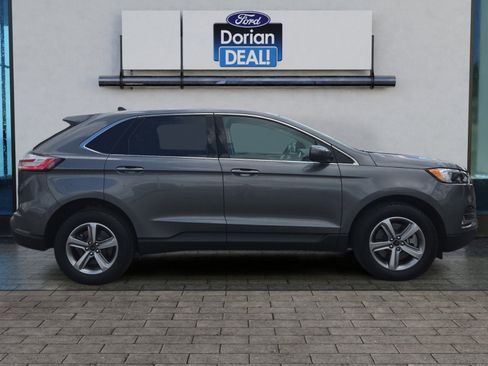 Certified 2024 Ford Edge SEL w/ Convenience Package AWD/4WD image 2