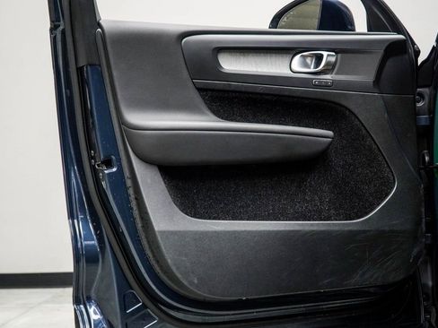 Used 2021 Volvo XC40 T5 Inscription w/ Climate Package image 30