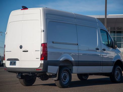 New 2026 Mercedes-Benz Sprinter 2500 image 9