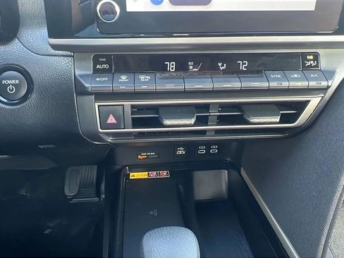 Used 2025 Toyota Camry LE image 18