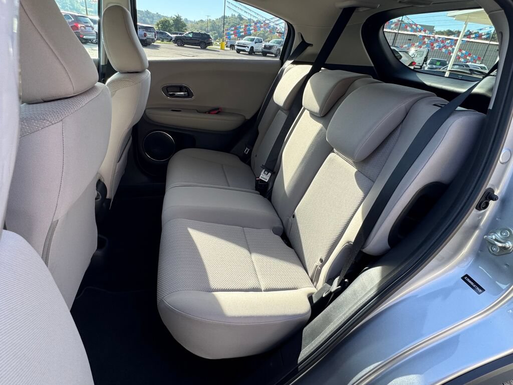 Used 2018 Honda HR-V EX image 16