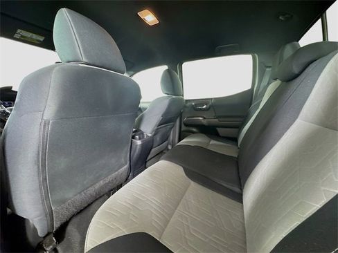 Used 2021 Toyota Tacoma TRD Off-Road image 29