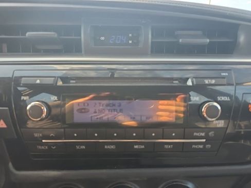 Used 2014 Toyota Corolla L image 27