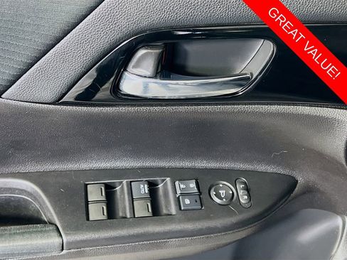 Used 2016 Honda Accord LX image 17