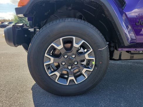 New 2026 Jeep Gladiator Sport AWD/4WD image 10