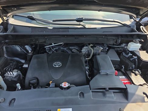 Used 2019 Toyota Highlander SE image 35