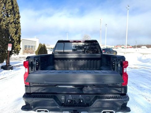 Used 2024 Chevrolet Silverado 1500 High Country image 11